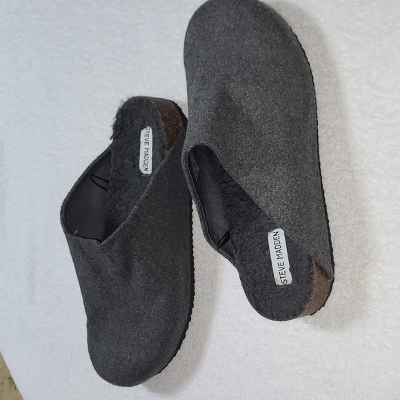 Steve Madden Gray Mules Slippers Minimalist Size 11 Men's - Picture 1 of 6